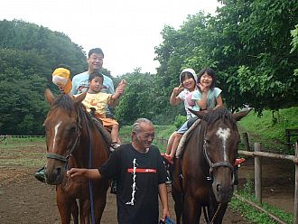 馬とふれあう楽しいひとときをお過ごしください！