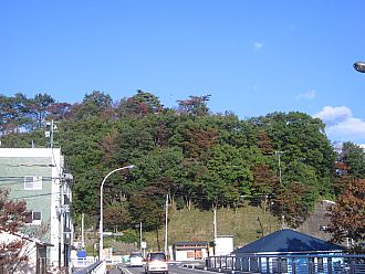 ほんのり色づき始めた愛宕山