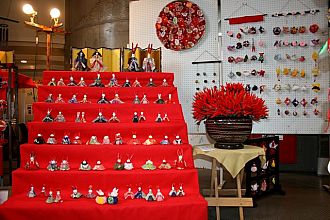 もちろん、ひな壇も。