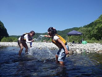 白熱の戦い？！水掛け合いになりました