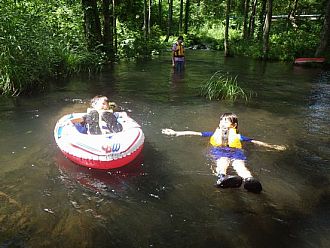 体でぷかぷか、ボートでぷかぷか、気持ちいいね～