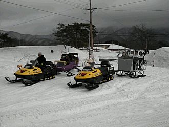 送迎のスノーモービル遊覧も人気ですｗ