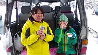 スタッフ手料理のお味はいかが？