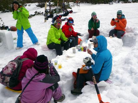 ランチタイム（20日：春の雪まつり）