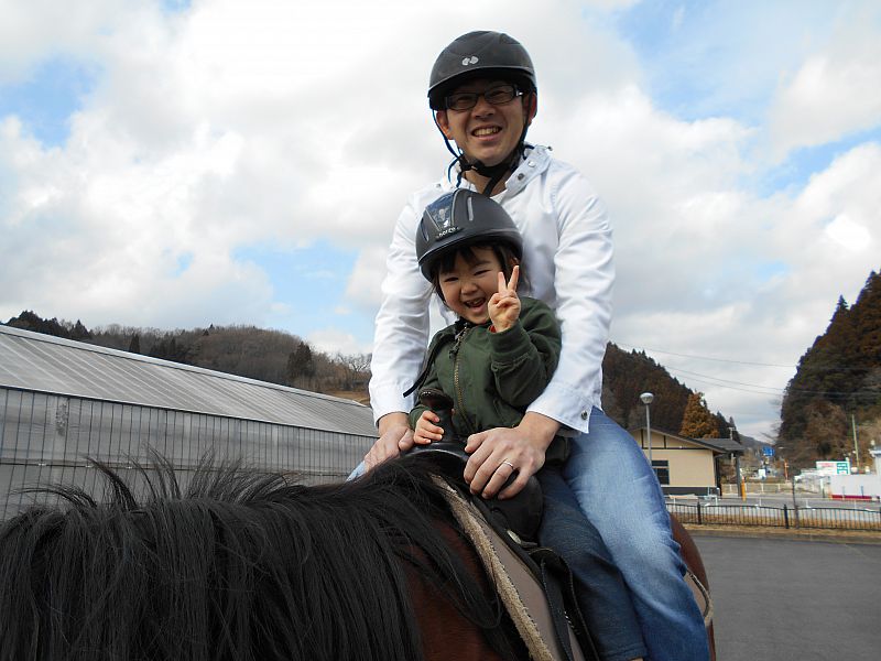 パッカパッカとゆられれば、みんな笑顔に！