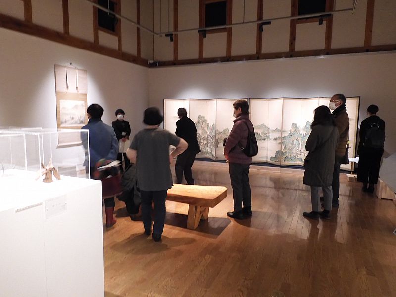 作品解説の様子１