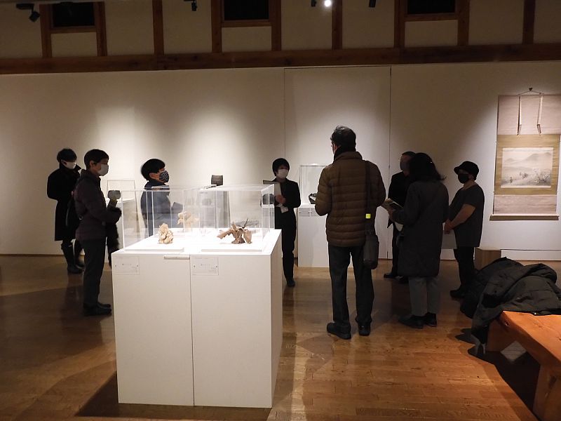 作品解説の様子２