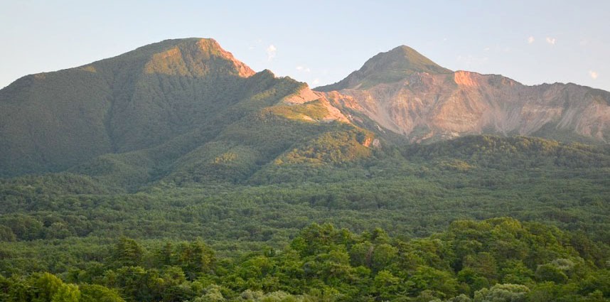 北側(裏磐梯)から見た磐梯山