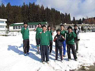 校庭の雪もかなり減ってきました