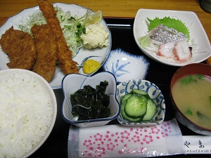 エビヒレ定食刺身付き