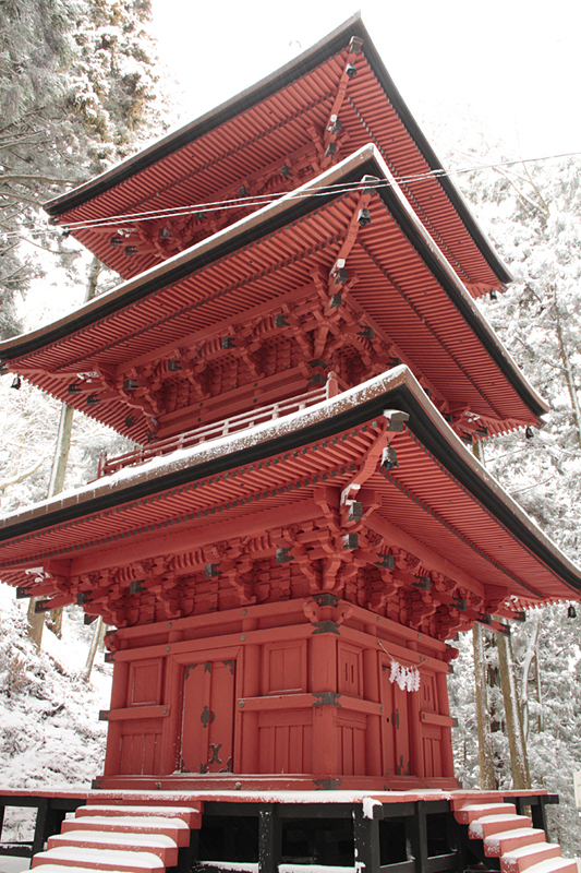 隠津島神社三重の塔